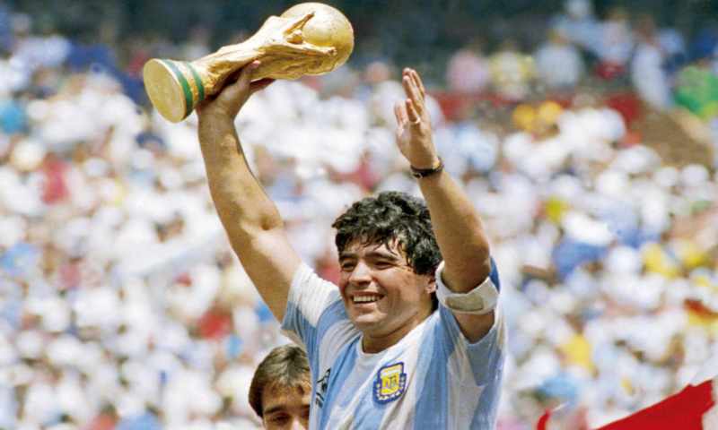 Cầu thủ xuất sắc nhất thế giới - Maradona